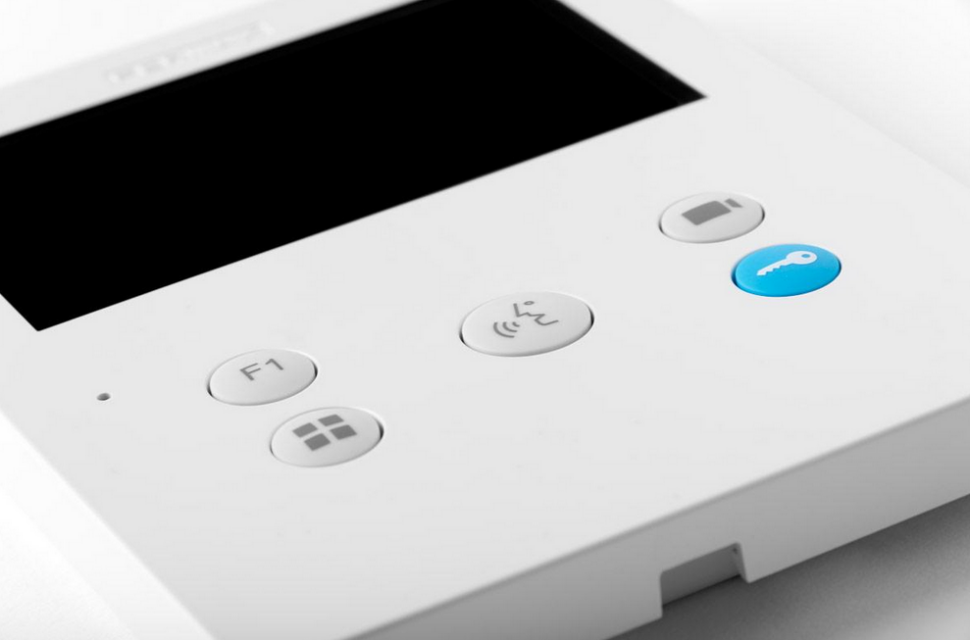 VEO-XS wykonany z wysoce odpornego tworzywa ABS chroni przed promieniowaniem UV, dzięki czemu jest bardziej odporny na działanie promieni słonecznych