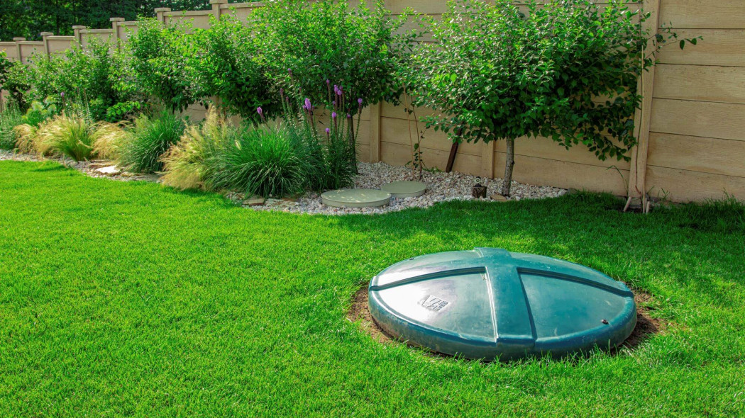 Zapomnij o szambiarce. Kiedy oczyszczalnia zamiast szamba naprawdę się opłaca