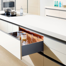 Remont kuchni bez chaosu. Co koniecznie wymienić, żeby nie żałować?