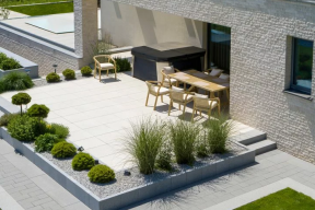 Taras, który przetrwa lata: Jak wybrać płyty idealne dla Twojego domu?