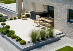 Taras, który przetrwa lata: Jak wybrać płyty idealne dla Twojego domu?