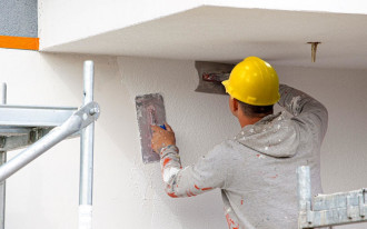 Ile kosztuje tynkowanie ścian - cena za tynkowanie ręczne i maszynowe w 2026 roku