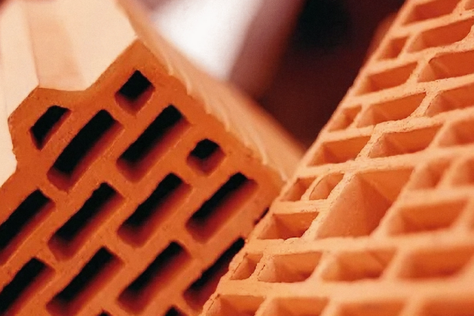 Rewolucja w budownictwie pasywnym: Jak polska ceramika zmienia standardy energooszczędności?