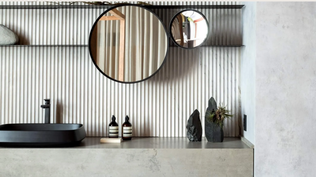 Neolith w łazience: Zaskakująco spójny efekt bez chaosu