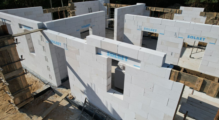 Istotna rola nadzoru na budowie przy wykonywaniu murów