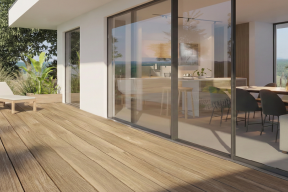 Drzwi przesuwne łączą wnętrze domu z naturą