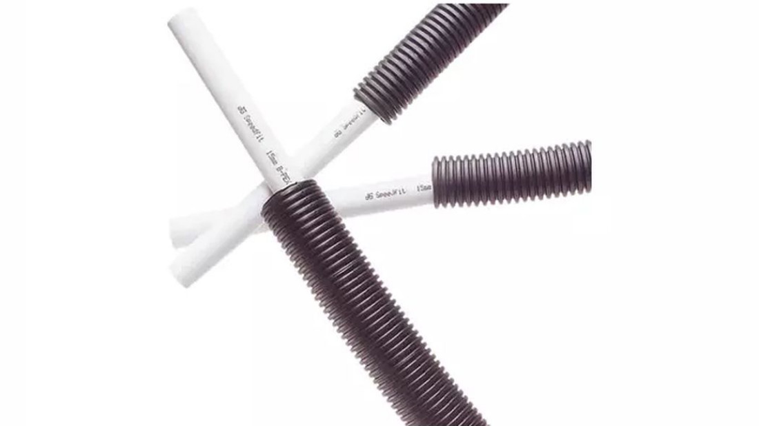 Kiedy stosujemy system "rura w rurze" i jakie są jego zalety?