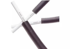 Kiedy stosujemy system "rura w rurze" i jakie są jego zalety?