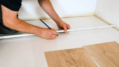 Montaż wykładziny bez pomiaru wilgotności: UZIN Plurafilm Hydro krok po kroku