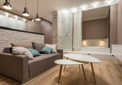 Dąb pod stopami: Jak lite drewno chroni zdrowie rodziny i pupila?