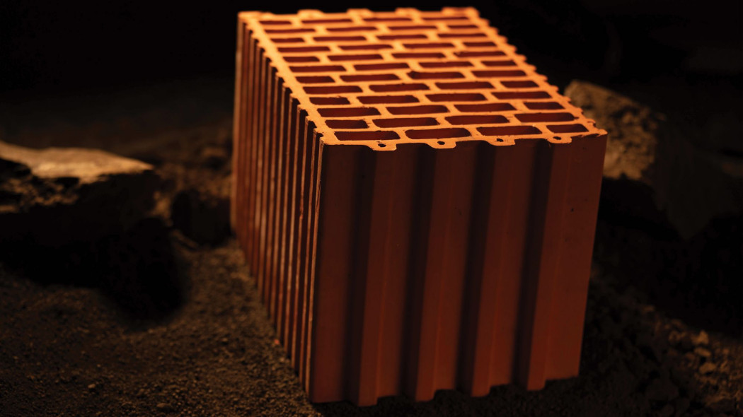 Dom buduje się na dekady. Dlaczego warto wrócić do naturalnej ceramiki?