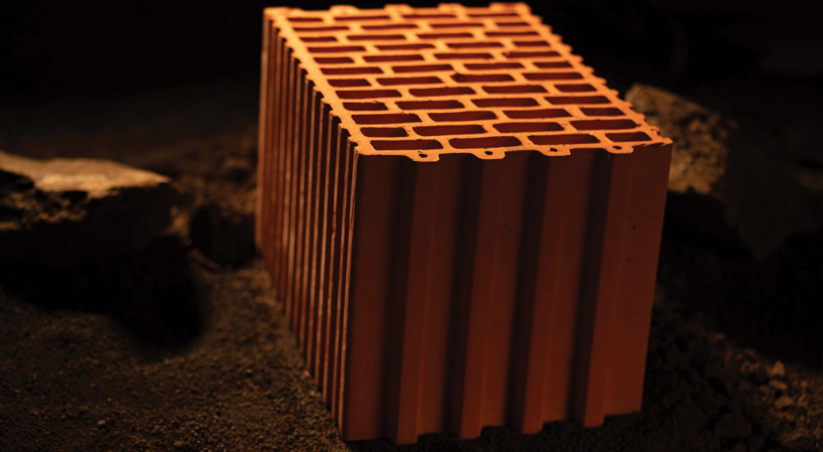 Dom buduje się na dekady. Dlaczego warto wrócić do naturalnej ceramiki?