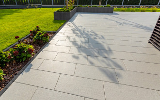 Który kolor płyt na tarasie jest najlepszy w codziennym użytkowaniu?