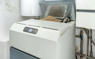 Jak mądrze wybrać kocioł na paliwo stałe 2026 roku?