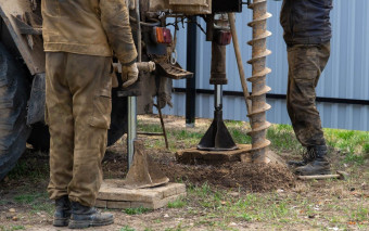 Odległości studni od granicy działki - to trzeba wiedzieć przed budową