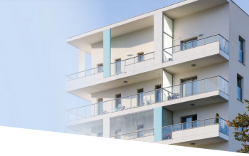 Balustrady aluminiowe RAILING: Nowoczesny system na balkon, taras i schody