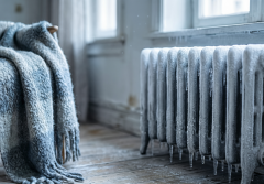 Dlaczego Twoje grzejniki są zimne? Poznaj kluczowe objawy uszkodzonej pompy obiegowej