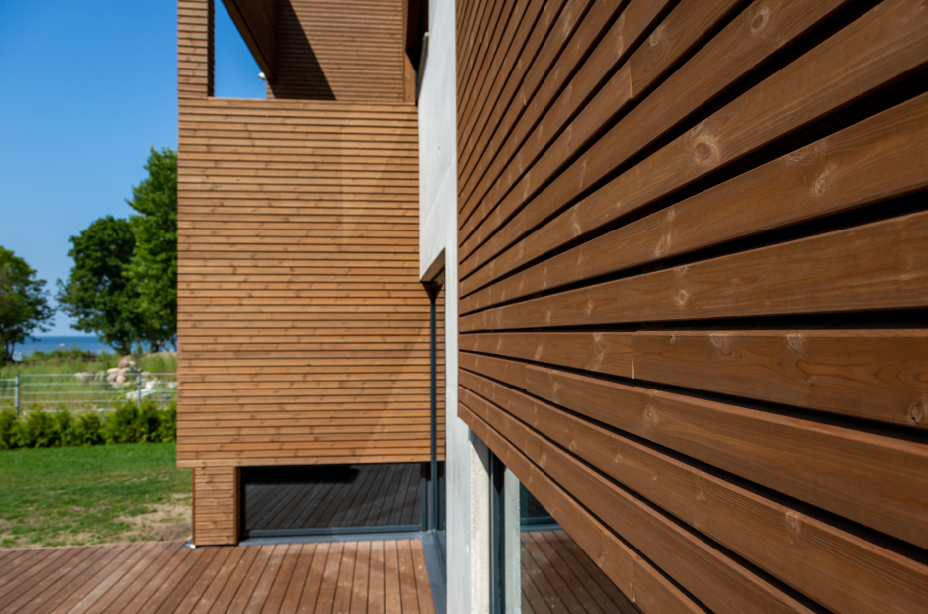 Elewacja thermo sosna Thermory (Komplex Market)