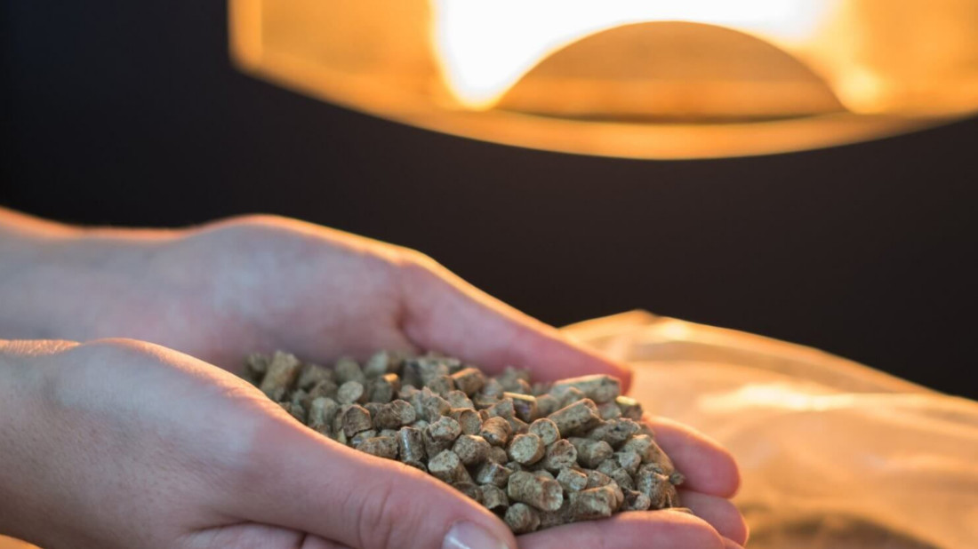 Wyłączać piec na pellet na noc? To częściej szkodzi niż pomaga!