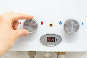 Kocioł gazowy czy pompa ciepła? Ile naprawdę kosztuje ogrzewanie w 20 lat - z ETS2 od 2027