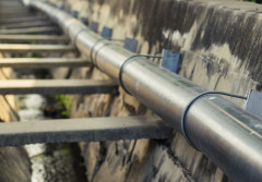 Kanalizacja ciśnieniowa. Jak działa, z czego się składa i kiedy się opłaca?