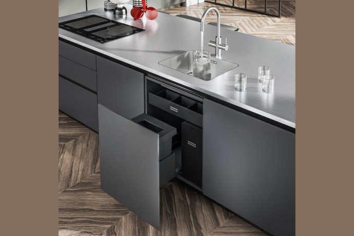 Porządek i funkcjonalność pod zlewem: rozwiązanie Franke Mythos Water Hub