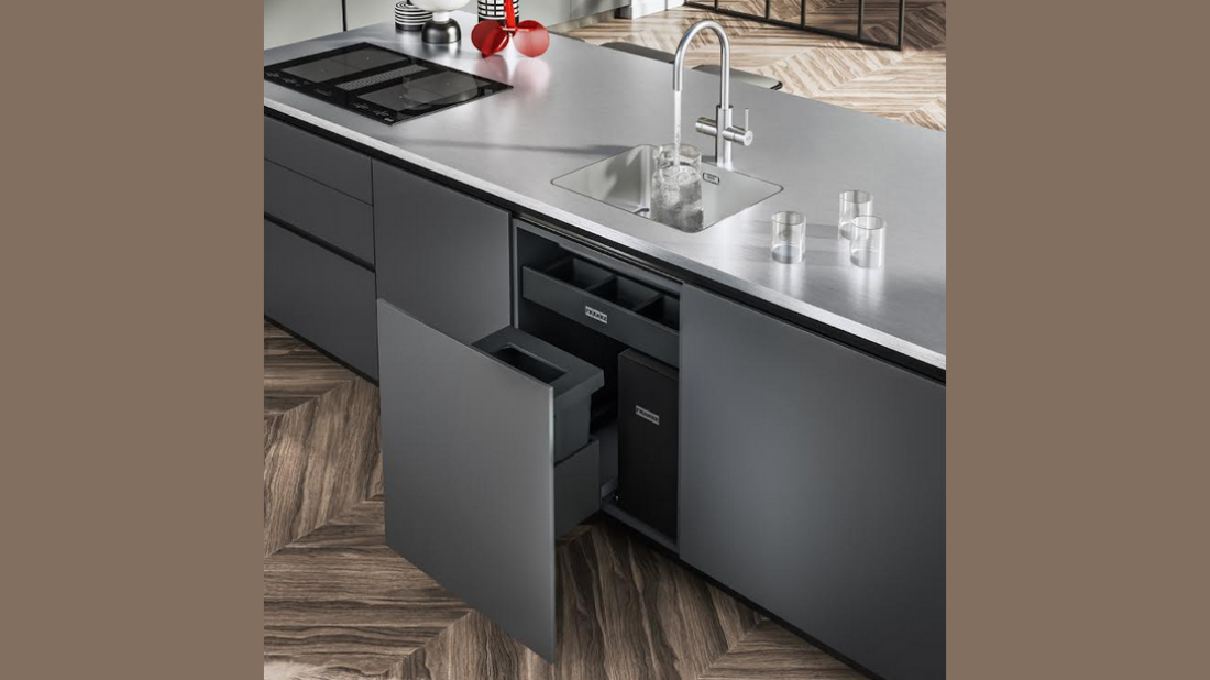 Porządek i funkcjonalność pod zlewem: rozwiązanie Franke Mythos Water Hub