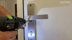Jak zamontować okucie w drzwiach? Instrukcja od Akademii ENTRA
