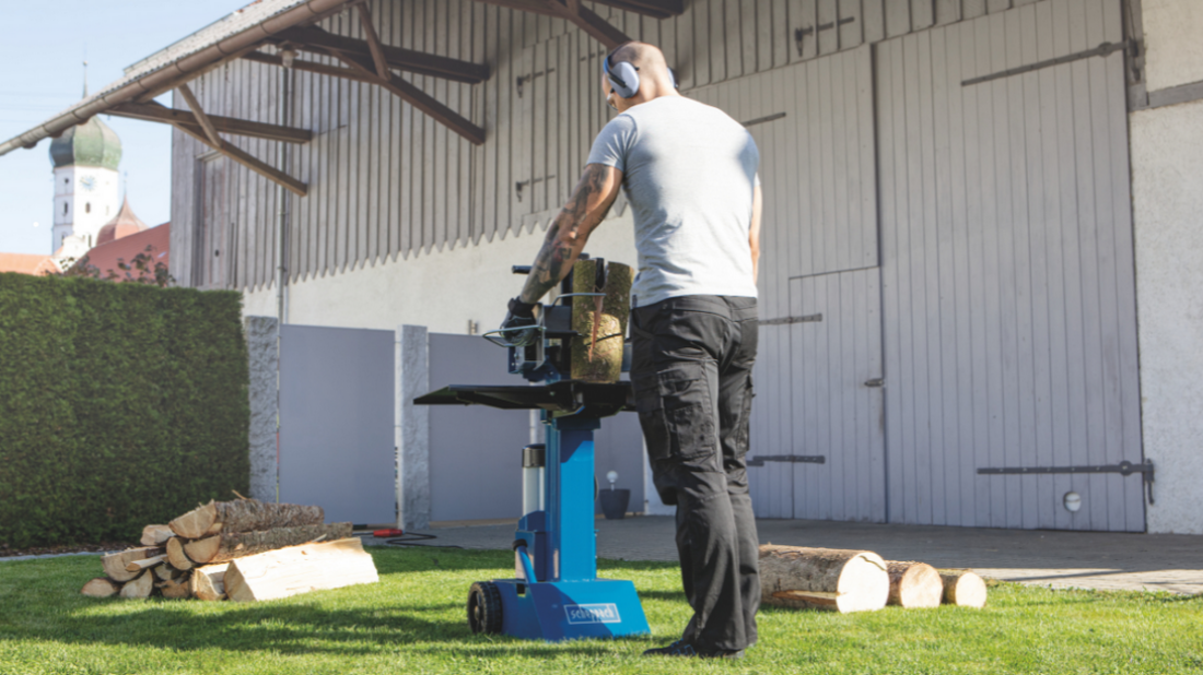 Jak wybrać łuparkę do drewna? Praktyczny przewodnik
