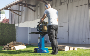 Jak wybrać łuparkę do drewna? Praktyczny przewodnik