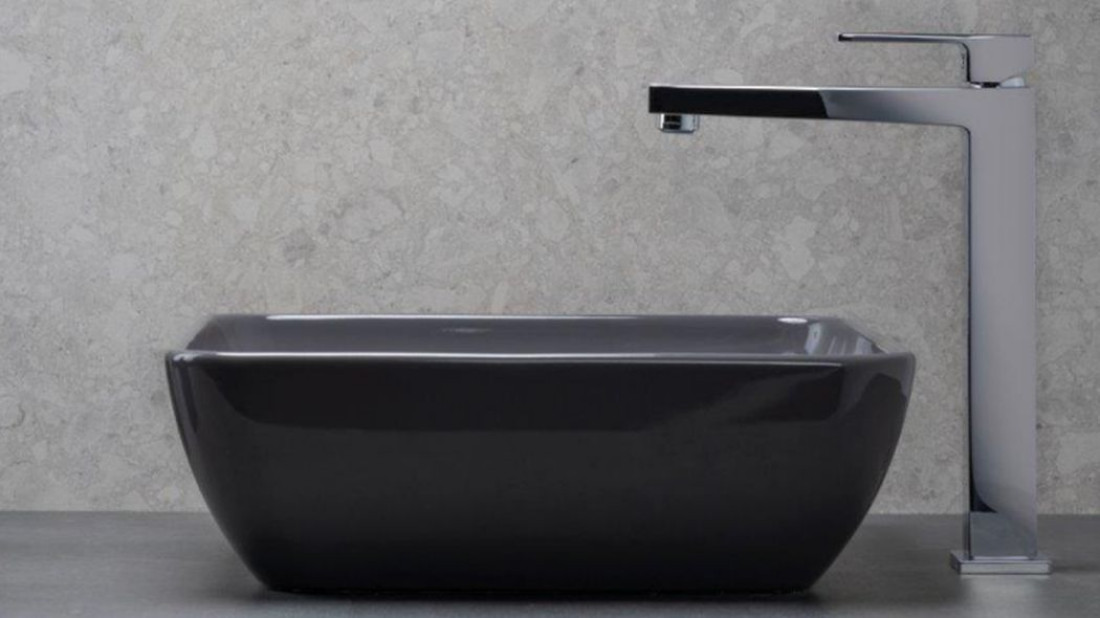 Jak urządzić łazienkę w stylu loftowym? Złote zasady