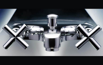 Montaż baterii ściennej i stojącej: Robisz to źle? Sprawdź kluczowy wymiar