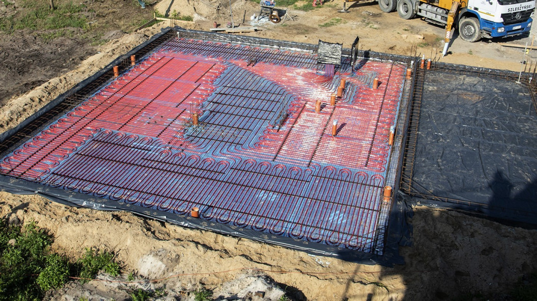 Płyta fundamentowa z ogrzewaniem podłogowym - zalety i najczęstsze błędy