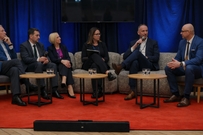 Monter stolarki budowlanej w Polsce: Dlaczego ten zawód będzie zyskiwał na znaczeniu i jak certyfikacja zmienia rynek?