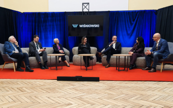 Monter stolarki budowlanej w Polsce: Dlaczego ten zawód będzie zyskiwał na znaczeniu i jak certyfikacja zmienia rynek?