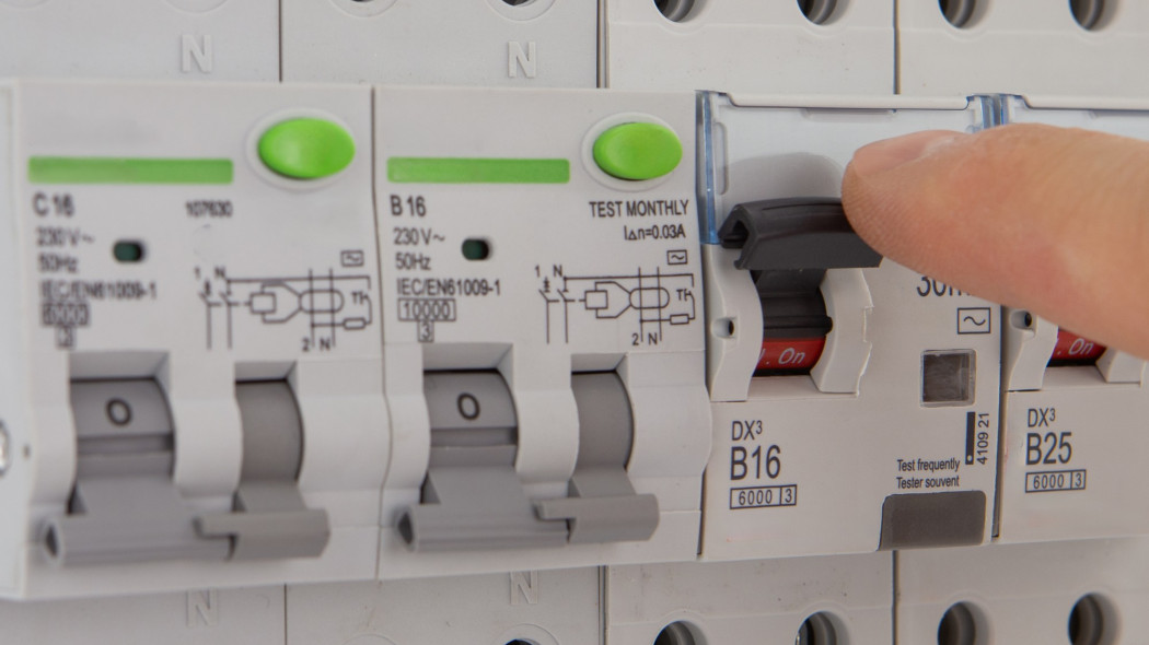 Prawo, normy i elektryka. Czy Twoja „różnicówka” na pewno Cię chroni?