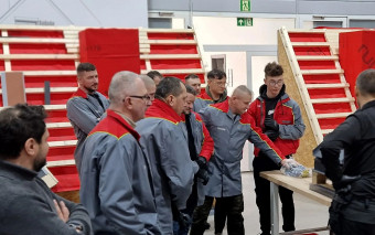 Zimowe szkolenia w Akademii Ruukki - praktyka rąbka stojącego w realnych detalach