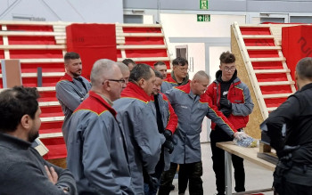 Zimowe szkolenia w Akademii Ruukki - praktyka rąbka stojącego w realnych detalach