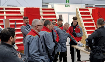 Bezpieczeństwo na dachu - komunikacja, asekuracja i serwis