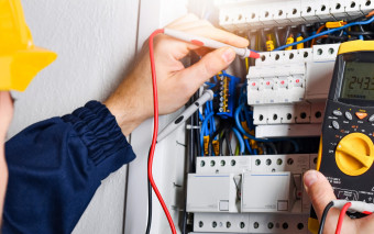 Jak właściwie planować ochronę przeciwporażeniową i przeciwpożarową? RCD w nowoczesnej instalacji