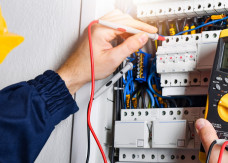 Jak właściwie planować ochronę przeciwporażeniową i przeciwpożarową? RCD w nowoczesnej instalacji