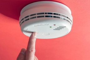 Obowiązkowe czujki w domu - które montuje się na suficie, a które gdzie indziej