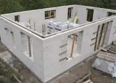 Z czego budować ściany domu w 2026 roku? Przegląd materiałów i kosztów