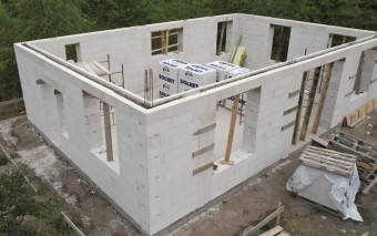 Z czego budować ściany domu w 2026 roku? Przegląd materiałów i kosztów