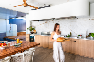 Jakie materiały wybrać do kuchni ogrodowej, by przetrwała słońce, deszcz i upał?