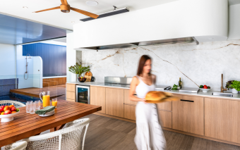 Jakie materiały wybrać do kuchni ogrodowej, by przetrwała słońce, deszcz i upał?