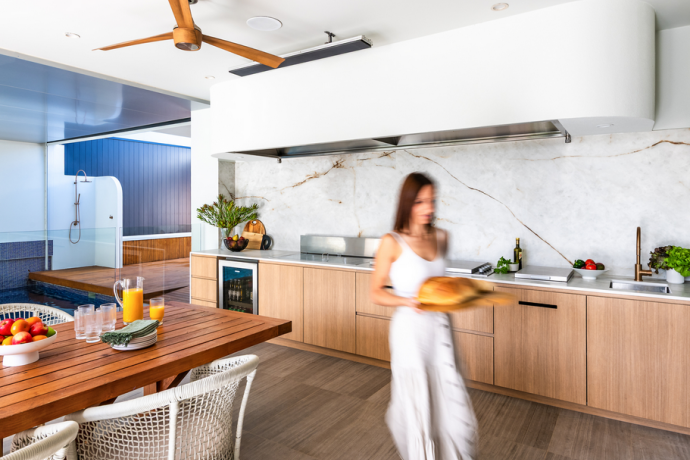 Jakie materiały wybrać do kuchni ogrodowej, by przetrwała słońce, deszcz i upał?