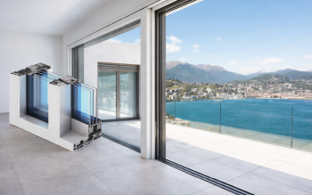 Jak skutecznie chronić dom przed upałem? Poznaj inteligentne systemy osłonowe od Aliplast