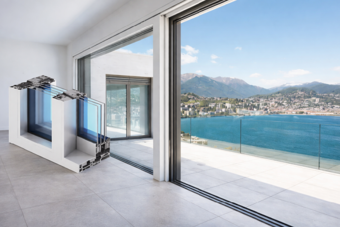 Jak skutecznie chronić dom przed upałem? Poznaj inteligentne systemy osłonowe od Aliplast