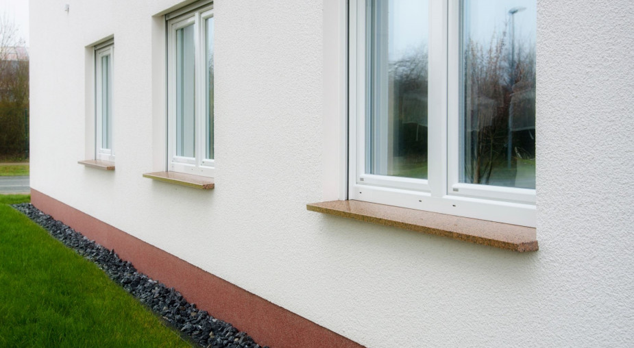 Jak zamontować parapet zewnętrzny i ile powinien wystawać? 